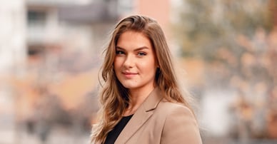 Emma Sunesson mäklare i Nacka och Hammarby Sjöstad