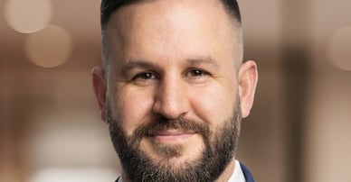 Ninos Simonsson mäklare i Bredäng, Skärholmen, Sätra, Huddinge, Vårberg, Botkyrka och Fruängen