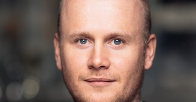 Simon Strand mäklare i Farsta, Farsta Strand, Larsboda, Haninge, Fagersjö, Tyresö, Hökarängen och Nacka