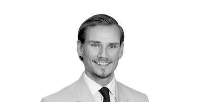 Dennis West mäklare i Huddinge