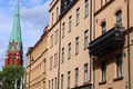 Hur många lägenheter får man köpa och sälja per år?