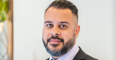 Ali Mozil mäklare i Nyköping
