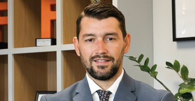 Milos Ristic mäklare i Botkyrka